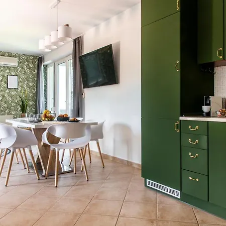 Balaton Lakeside Apartman *