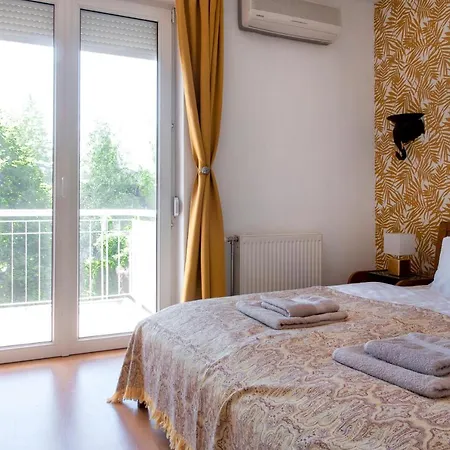 Balaton Lakeside Apartman *