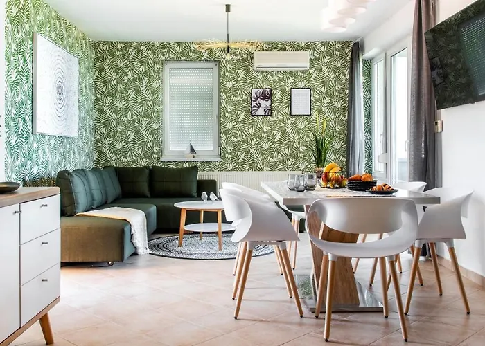 Balaton Lakeside שיופוק